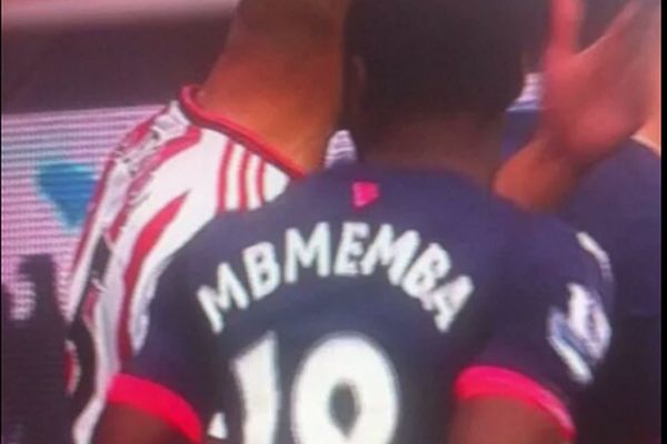 Čoveče, imao si jedan posao: Igrač Njukasla prekršten na dresu! (FOTO)