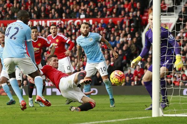 Teško da ste gledali dosadniju utakmicu od derbija Mančestera! (FOTO) (VIDEO)