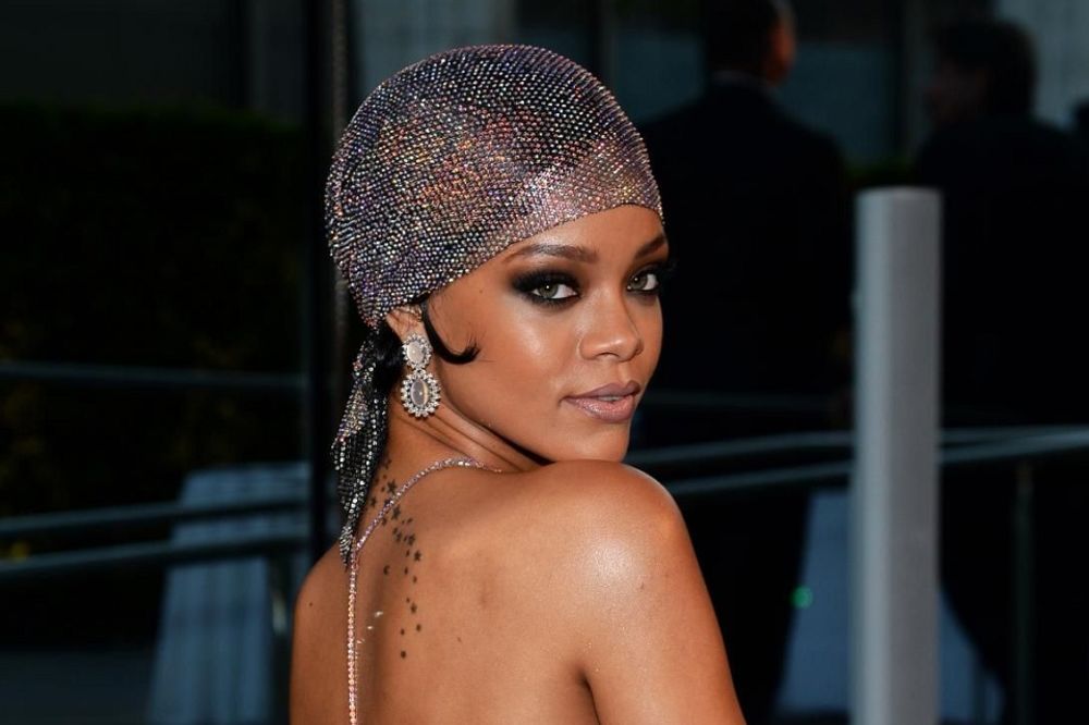 50 nijansi Rijane: Seksi pevačica opet se obnažila! (FOTO)