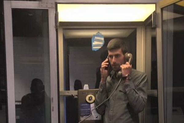 Đoković putovao kroz vreme: Najbolji teniser sveta oduševljen muzejem u Milanu (FOTO)