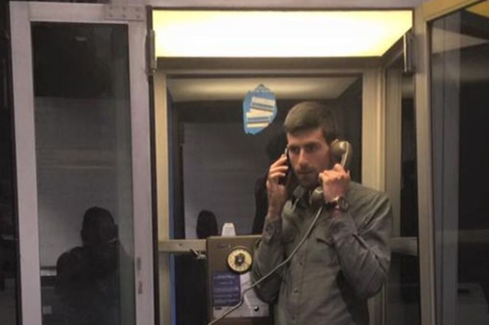 Đoković putovao kroz vreme: Najbolji teniser sveta oduševljen muzejem u Milanu (FOTO)