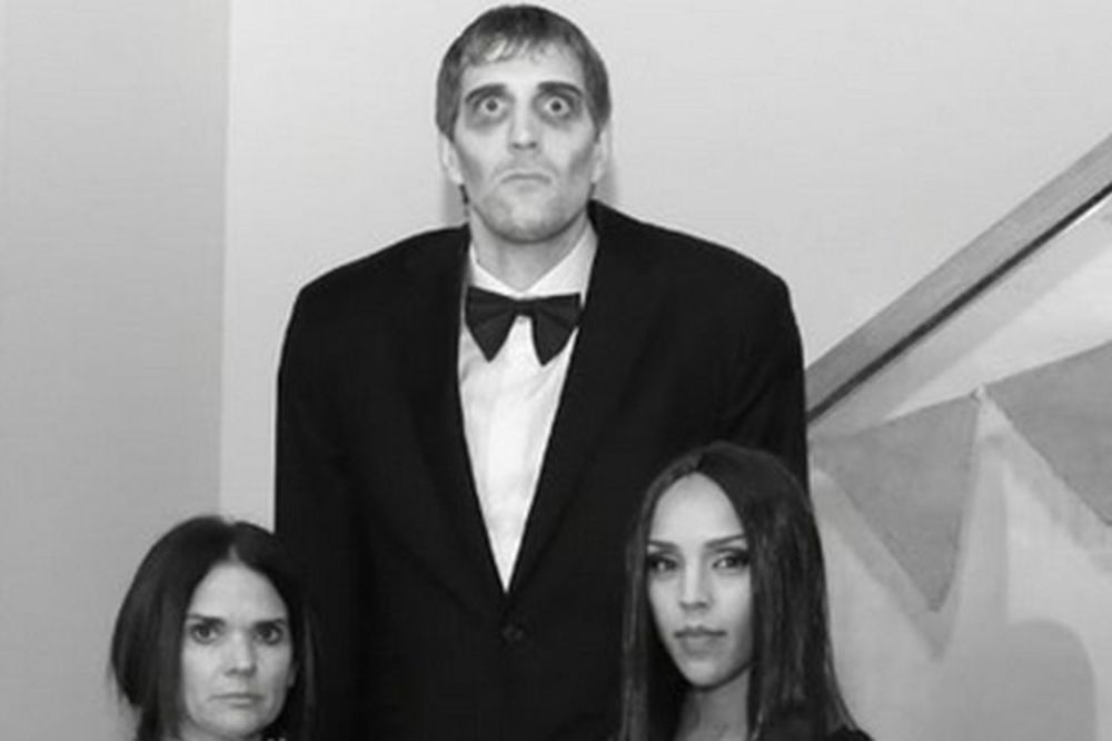 Promenio lični opis: Pogodite koja NBA zvezda je novi Lurč iz Porodice Adams?! (FOTO)