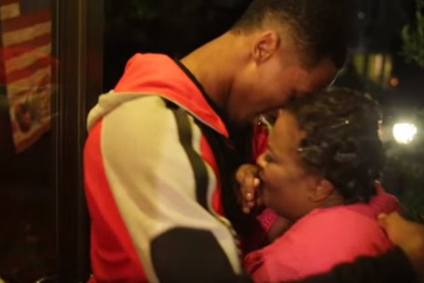 To su sinčine: NBA košarkaši ostvarili majci za rođendan životni san! (VIDEO)