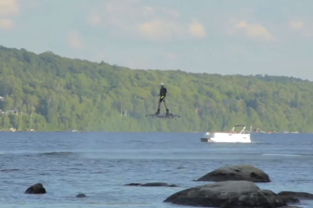Za Ginisa: Kanađanin izveo najduži let hoverbordom! (VIDEO)