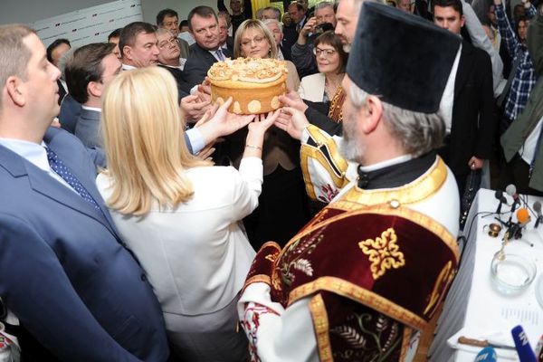 Pogledajte kako je bilo na slavi kod naprednjaka (FOTO)