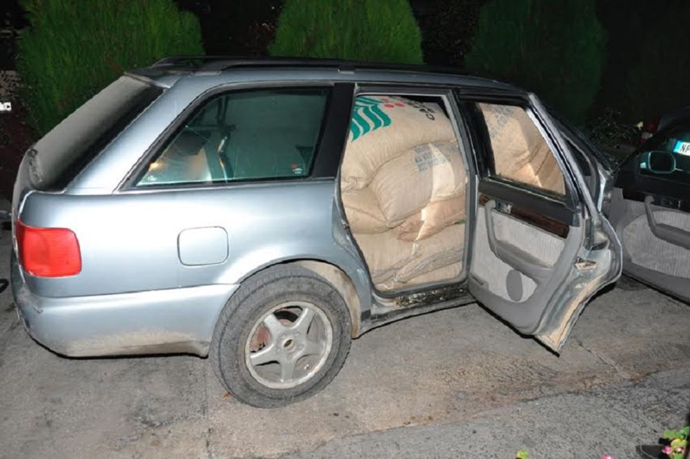 Uhapšen stranac u Novom Pazaru: Pronađena 22 džaka sa 1320 kilograma kafe! (FOTO)