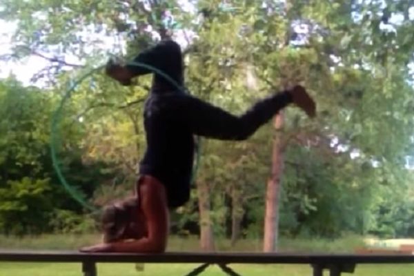 Ne pokušavajte ovo kod kuće: Urnebesni pokušaji joge, nasmejaće vas do suza! (VIDEO)