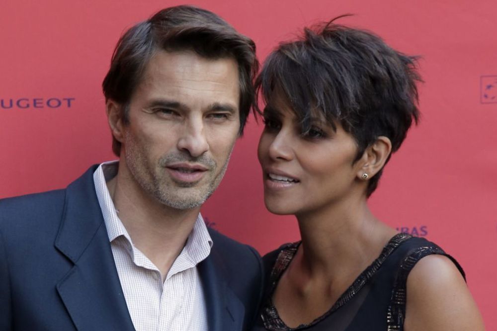 Hali Beri se razvodi! A razlog kao da je smislila ekipa sa Farme! (FOTO)