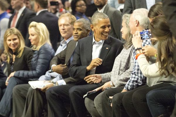 Gasol usrećio Obamu: Španac zalepio Džejmsa za parket za pobedu Bulsa! (VIDEO)