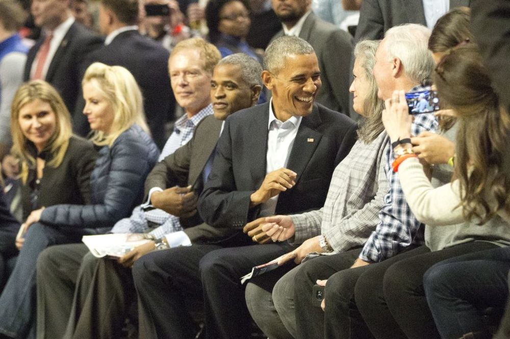 Gasol usrećio Obamu: Španac zalepio Džejmsa za parket za pobedu Bulsa! (VIDEO)