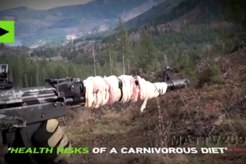 Smrtonosna slanina: Ovako pečenu je još nikada niste jeli! (VIDEO)