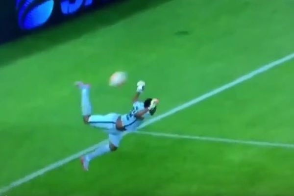 Novi Igita brani za Vermezovićev bivši klub: 20 godina kasnije skinuo je čuveni potez škorpion! (VIDEO)