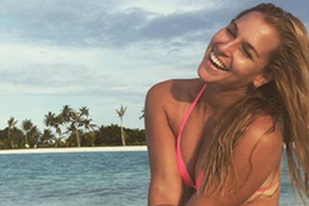 Seksi Slovakinja rasplamsala maštu muškaraca: Cibulkova opalila selfi bez grudnjaka! (FOTO)