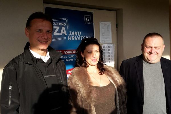 Slikala se za Plejboj, a sada zakopčana želi da bude poslanica na listi HDZ! (FOTO)