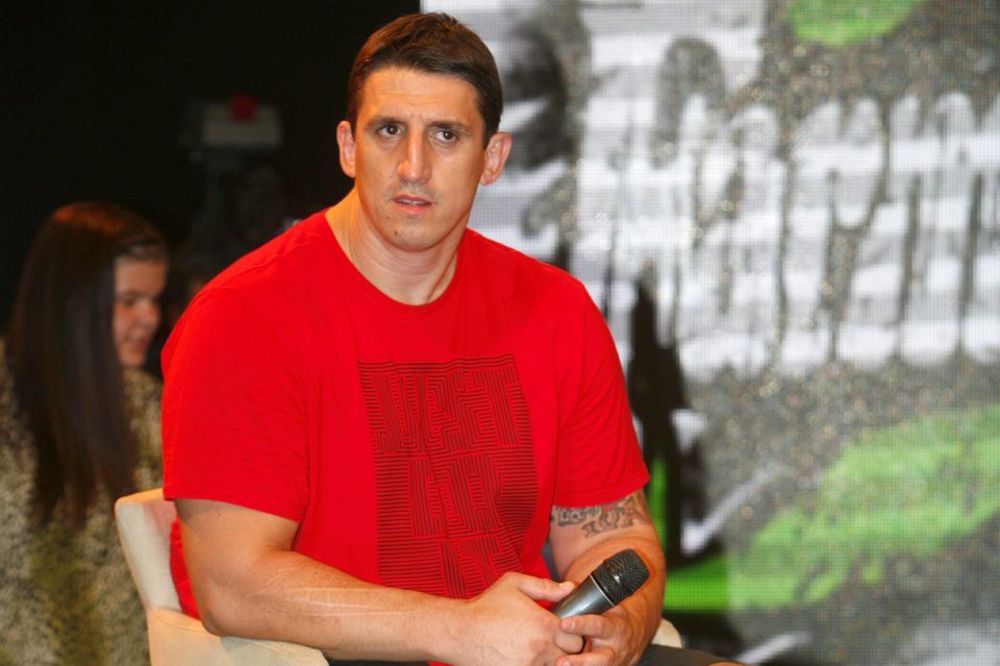 Kristijan preti da će se obesiti na Farmi! (FOTO)