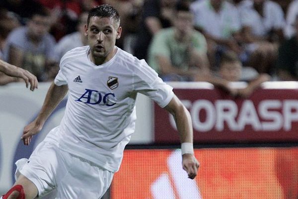 Bivši napadač Čukaričkog tresao mrežu tima koji vodi bivši trener Zvezde! (VIDEO)