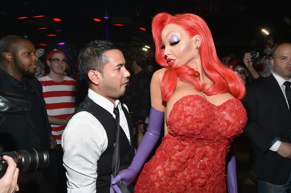 Ovo je ubedljivo najbolji kostim u Noći veštica: Pogodite ko se krije iza Džesike Rebit (FOTO) (VIDEO)