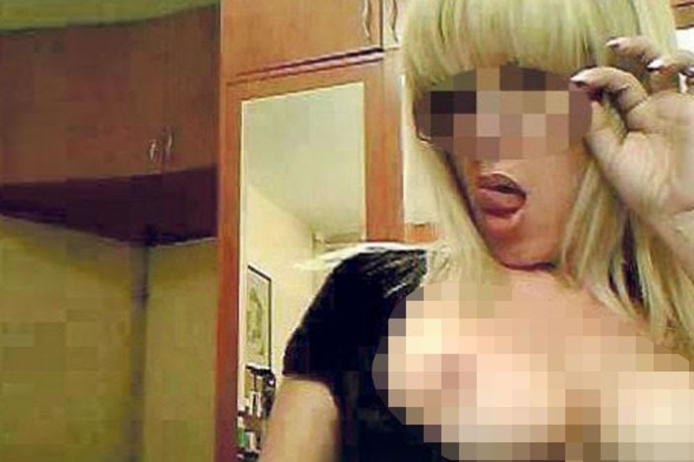 Učenici u Vranju ukrali mobilni profesorki, pa njene gole fotke okačili na Fejsbuk! (FOTO)