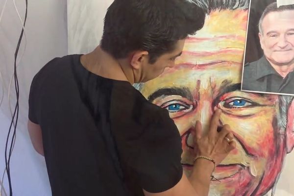 PASTA ZA ZUBE UMESTO BOJE: Pogledajte kako ovaj Meksikanac slika portrete poznatih ličnosti (FOTO) (VIDEO)