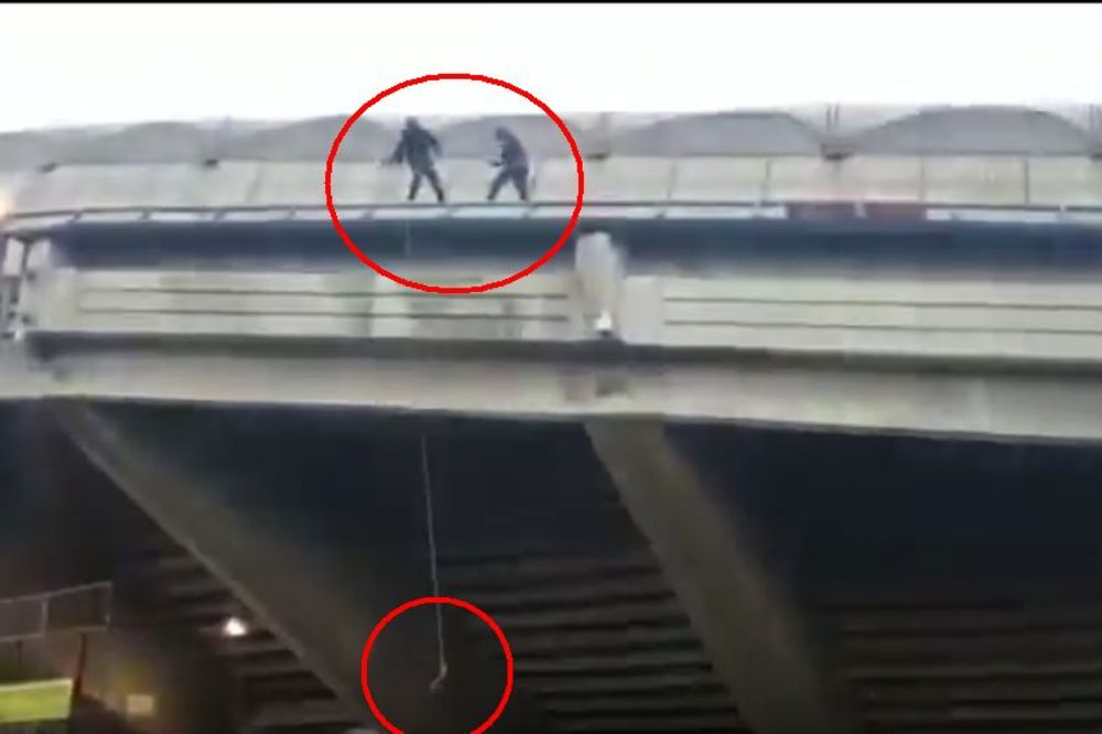 Da li i Delije i Grobari ovako unose baklje na stadion? Pogledajte kako to radi Torcida! (VIDEO)