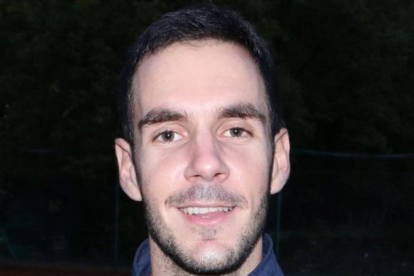 Hoćete da naučite jedan jezik godišnje? Ovaj momak zna kako!