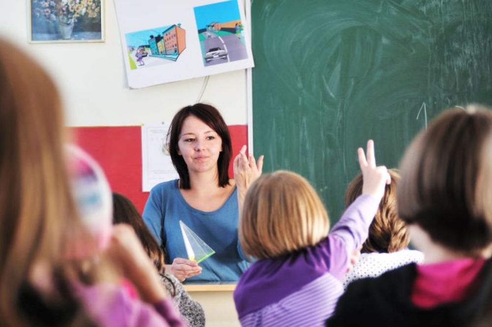 Neka, hvala! Profesori odbili Vučićevu ponudu za jednokratnu pomoć!