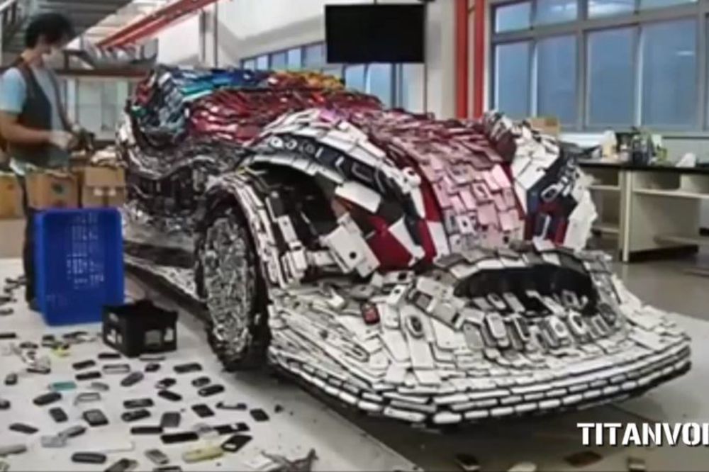 Sportski auto od 25 hiljada mobilnih telefona (VIDEO)