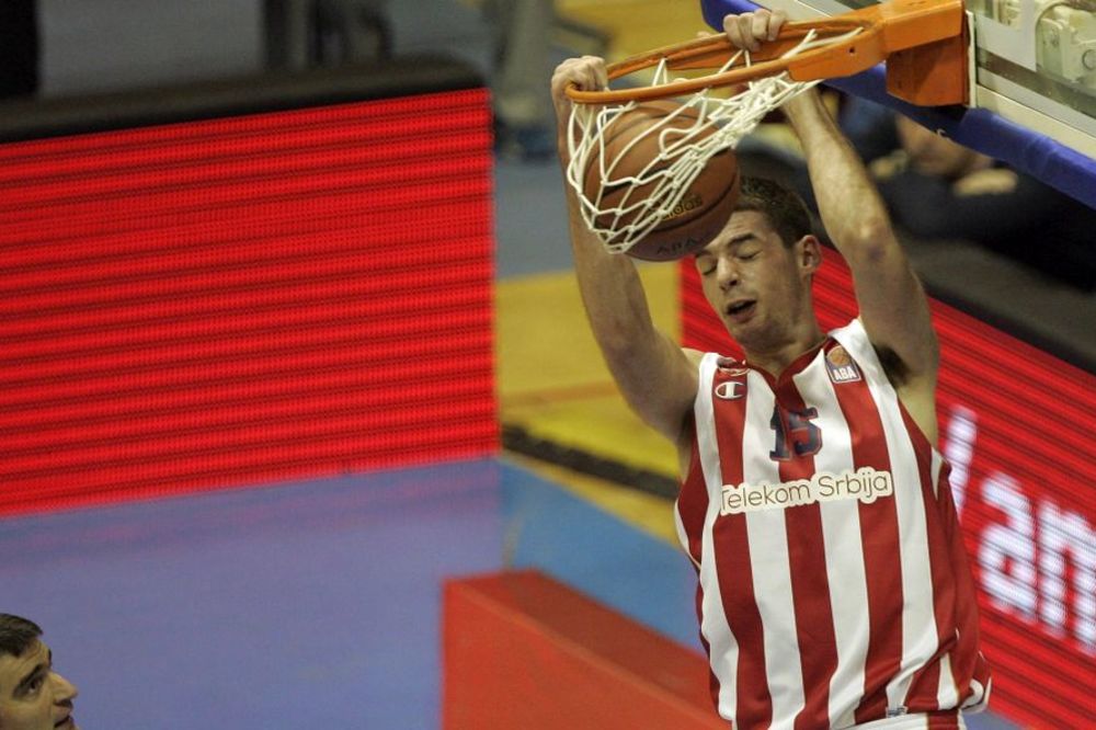 Najbolji potezi košarkaškog derbija: Od trojke Aranitovića do blokade Tejića! (VIDEO)