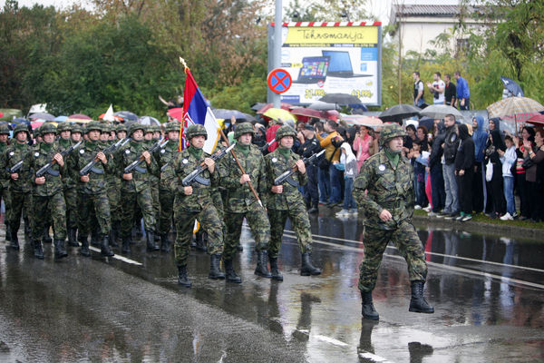 Lakše do krova nad glavom: Za srpske oficire dodatnih 200 miliona dinara!