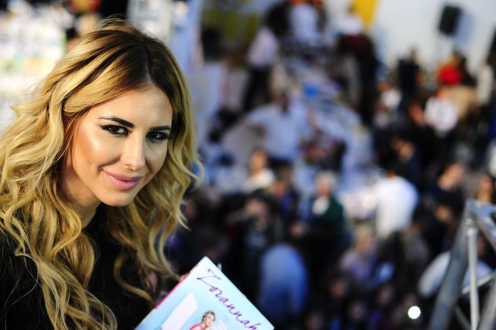 Dobili smo upalu mišiććah od smeha: Napisallah više knjiggah nego što je pročitallah! (FOTO)