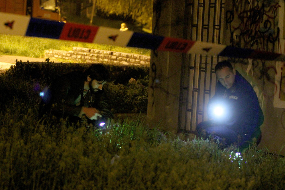 Napad bombom na Vračaru: Demoliran ulaz u zgradu, nema povređenih!