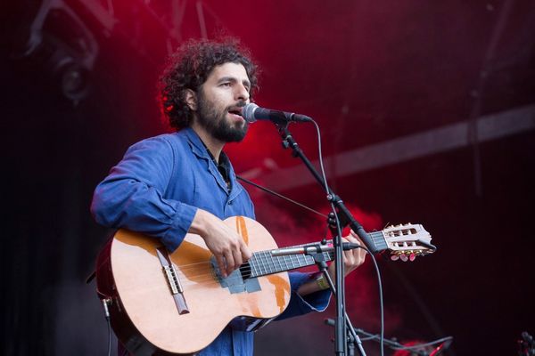 Hoze Gonzales donosi pravu poslasticu na akustičnoj gitari! (FOTO) (VIDEO)