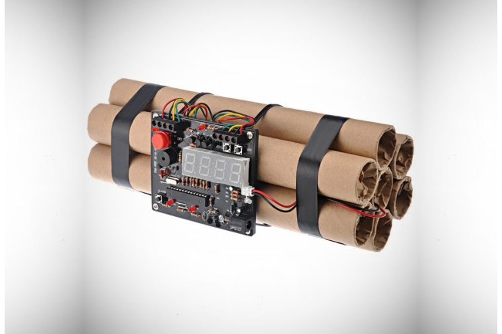 Pravo rešenje za spavalice: Budilnik bomba! (FOTO) (VIDEO)