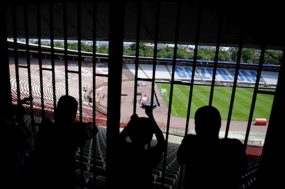 Marakana opet u mraku! Zvezdi isključena struja 10 minuta pre Grofove konferencije!