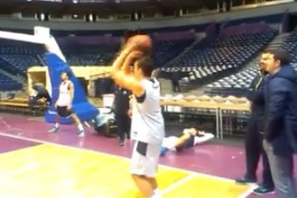 Bogdanović se kladio u 1.000 evra na treningu Fenerbahčea! Da li je dobio? (VIDEO)