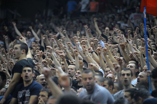 Navijači Crvene zvezde spremili su pesmu posvećenu Fenerbahčeu! (VIDEO)