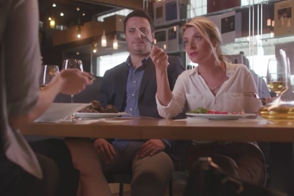 Kad ljubomorni Andrija odlepi na Anđelku! Ovo nam se svima desilo barem jednom! (VIDEO)