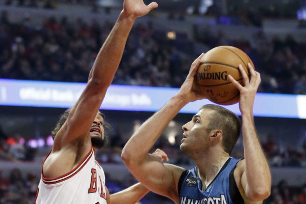 Tako igra Profesor: Prvi dabl-dabl Nemanje Bjelice u NBA i to na Džordanovom terenu! (VIDEO)