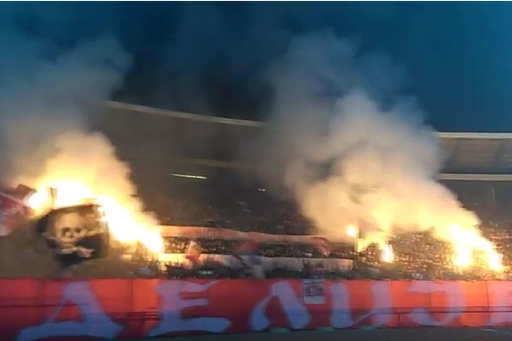 Delije bakljadom i specijalnom pesmom proslavile tuču sa Bed Blu Bojsima u Atini! (VIDEO)