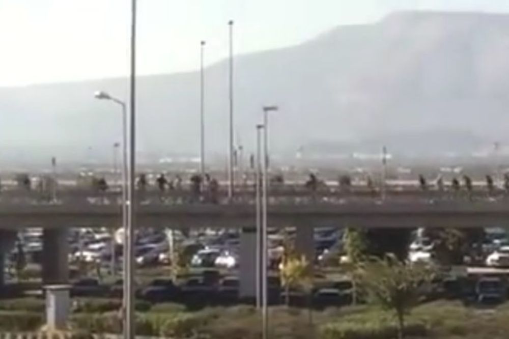 Najnoviji snimak makljaže Delija i Dinamovaca: Evo kako je započeo haos u Atini! (VIDEO)