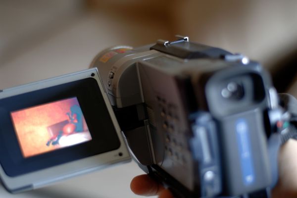 Porno ucene drmaju Srbiju! Procvetao novi biznis! (FOTO)