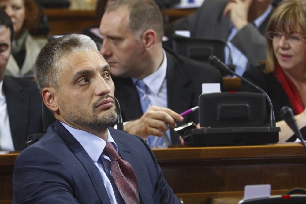 Znači, Armani, a ne Vlada Srbije: Čeda Jovanović ide u manekene! (FOTO)