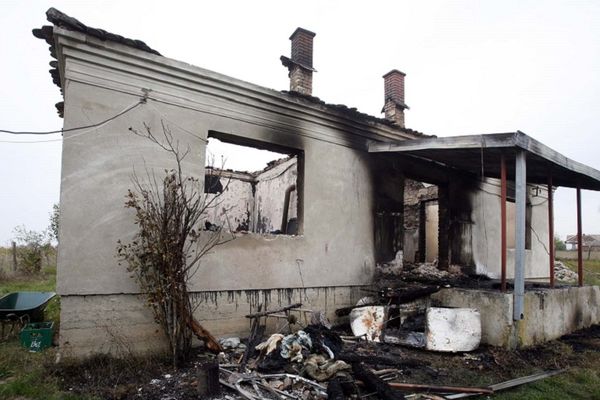 Albanci ponovo zapalili srpsku kuću na Kosovu!