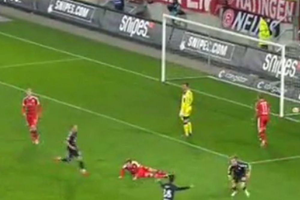 Četiri komada na jednoj utakmici: Novi Levandovski igra u drugoj nemačkoj ligi! (VIDEO)