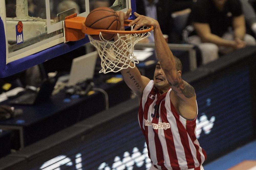 Šta to Delije imaju što nijedan brzi automobil ne može da vam pruži? Cirbes će vam reći! (VIDEO)