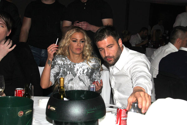 Muž Nataše Bekvalac nas ucenjuje i reketira! (FOTO)