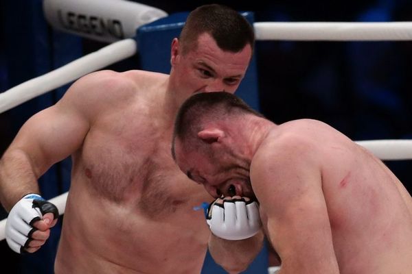 Desna noga - bolnica, leva noga - grobnica: Zbog ovoga smo navijali za Kro Kapa! (GIF) (VIDEO)