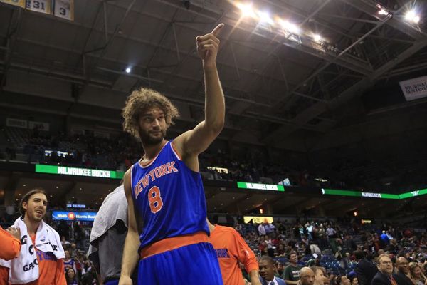 Njega se svaka maskota u NBA plaši! Više je poznat po tome, nego po dobrim partijama! (VIDEO)