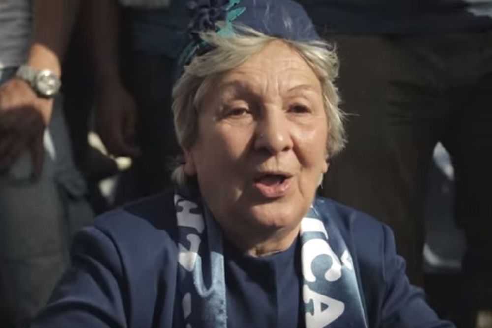 Fudbal je više od života: Baka koja navija za Želju na smrti otišla na stadion! (VIDEO)