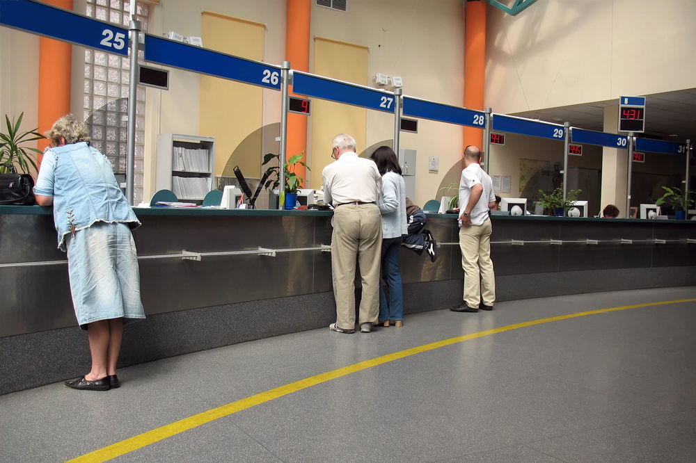 Na šta planirate da potrošite novac? Najgluplja pitanja koja banke postavljaju!